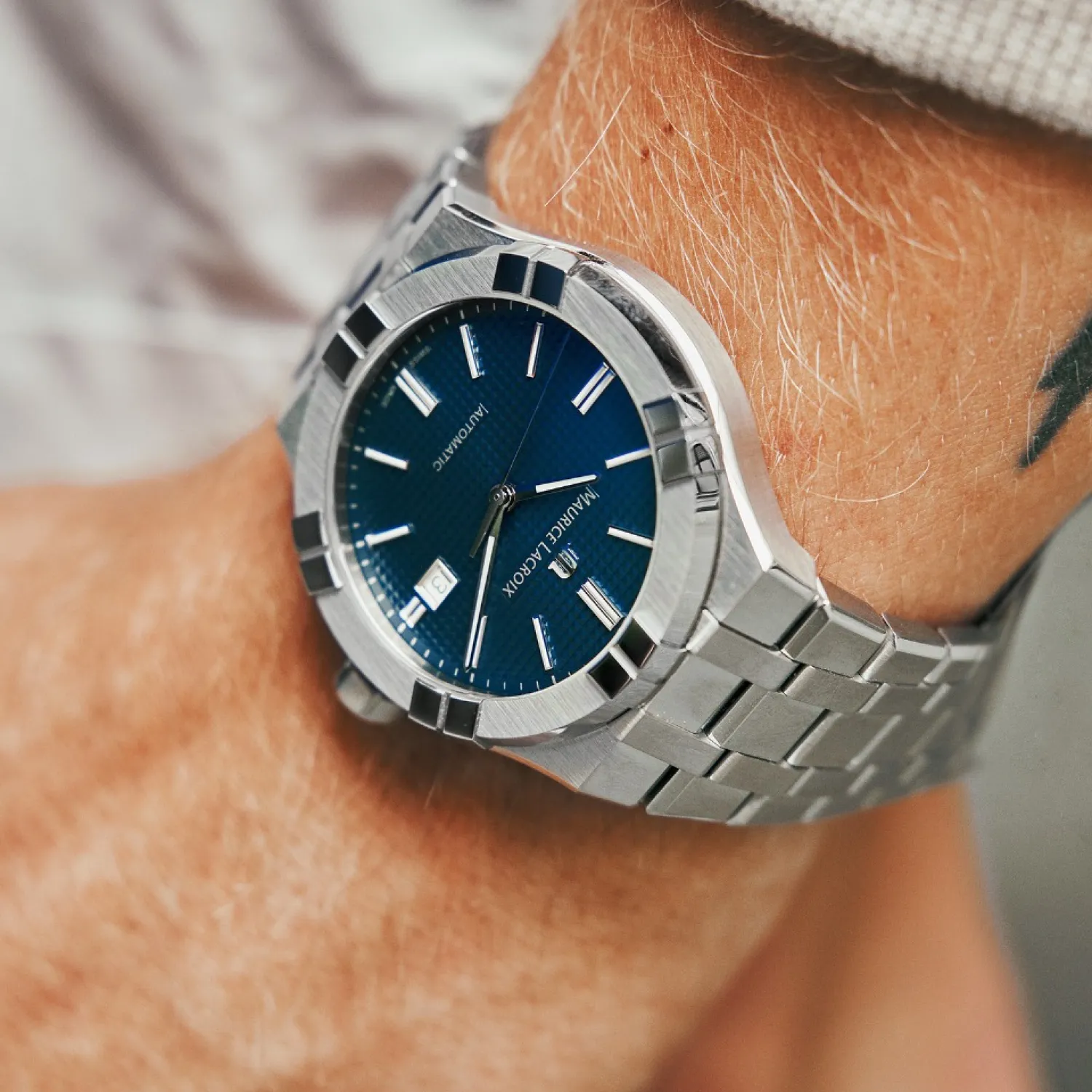 Maurice Lacroix Aikon Automatic 39mm AI6007-SS002-430-1 - Di