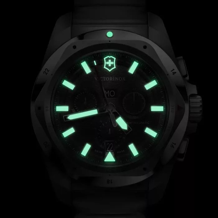 VICTORINOX　I.N.O.X.　PROFESSIONAL DIVER　T Hands-On Victorinox I.N.O.X. Professional Diver Review