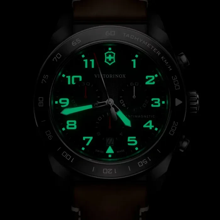 【稼動品】腕時計　VICTORINOX　SWISS ARMY　クロノグラフ Victorinox Swiss Army Chronograph 242046 - Ditur