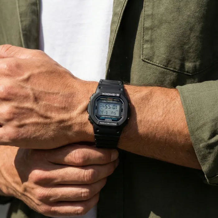 Casio G-Shock DW-5600UE-1ER - Ditur