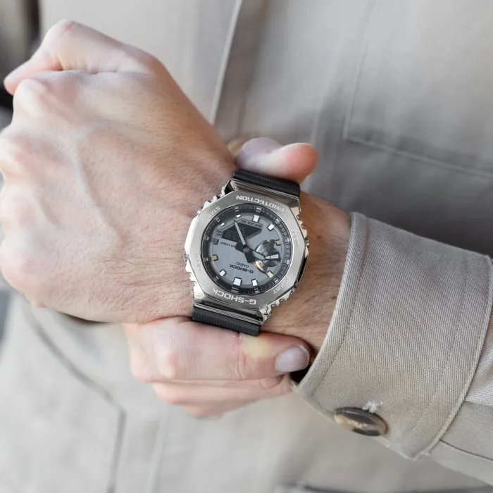 最終値下げ G-SHOCK GM2100-1AJF CASIO G-SHOCK GM-2100 1AJF シルバー 