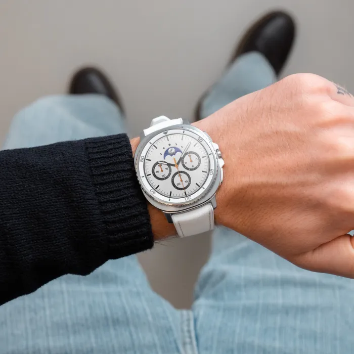 Samsung Galaxy Watch8 Classic BT White SM-L500NZWAEUB - Ditu